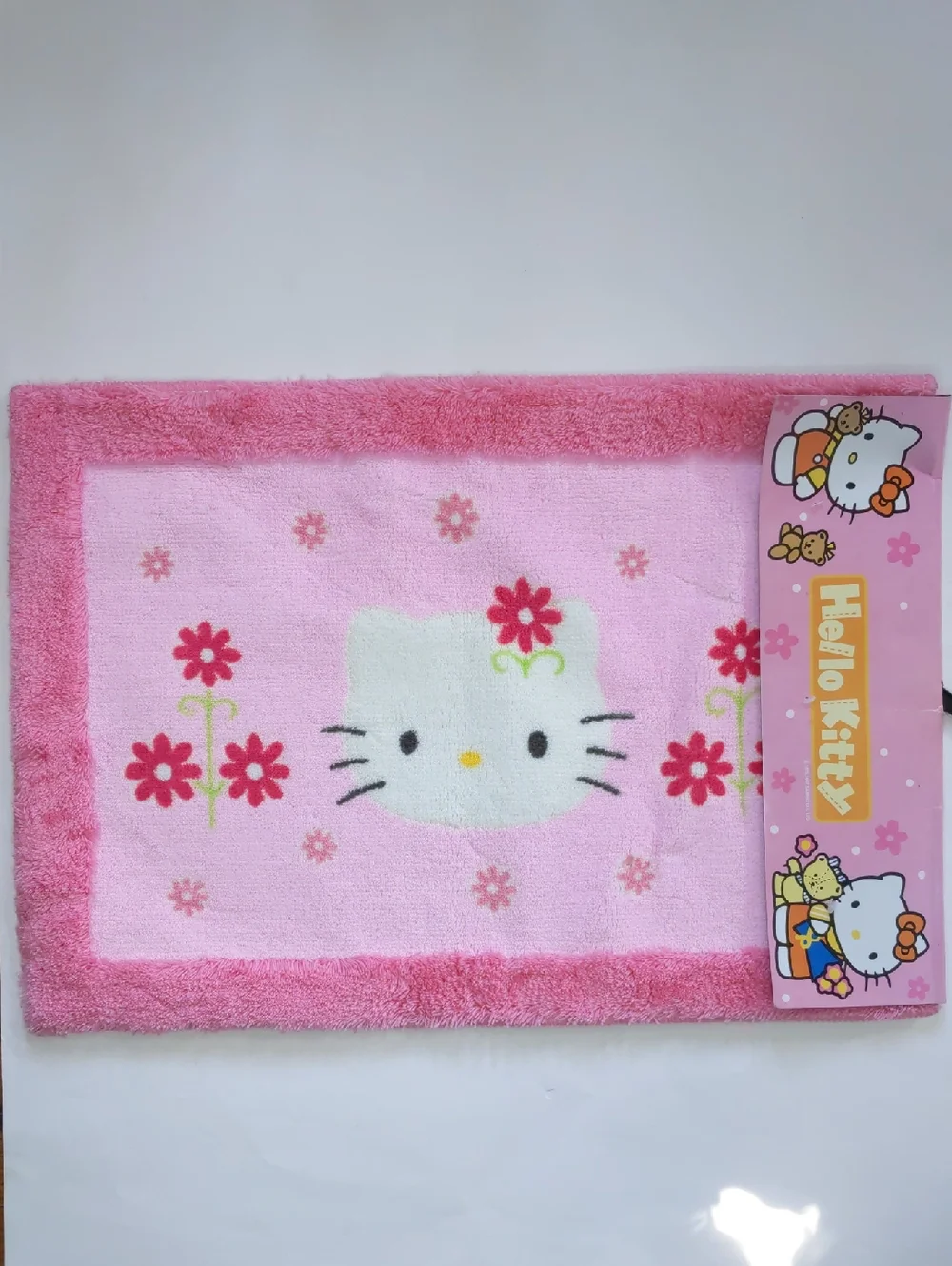 Hello Kitty White and Pink Bath Rug with Character Accent NWT + Free Gift